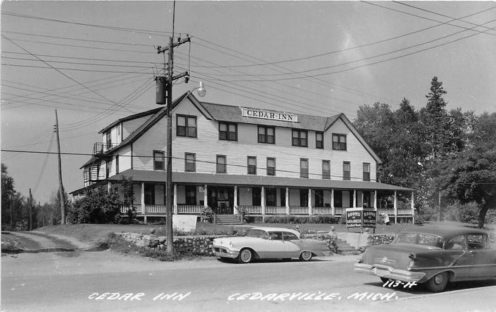 Cedar Inn - Old Postcard (newer photo)